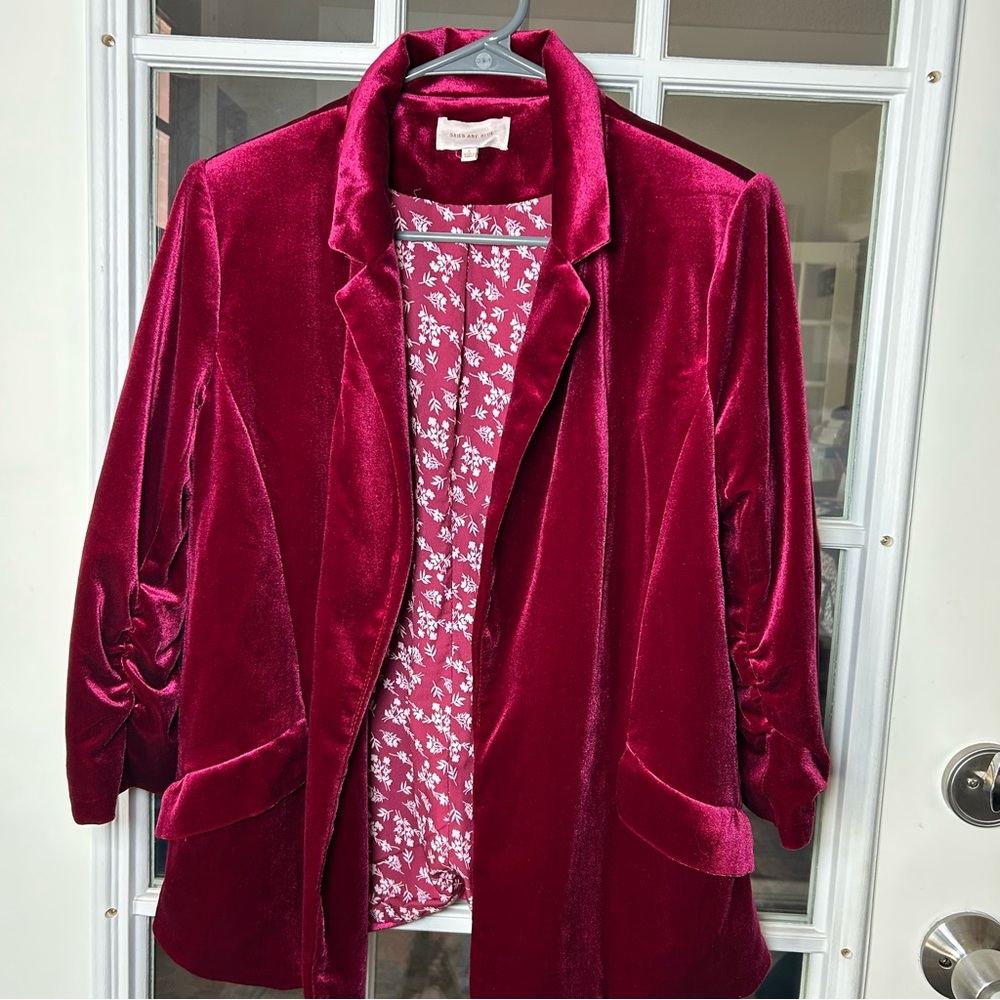 Skies Are Blue Deep Red Velvet Blazer - Picture 2 of 12